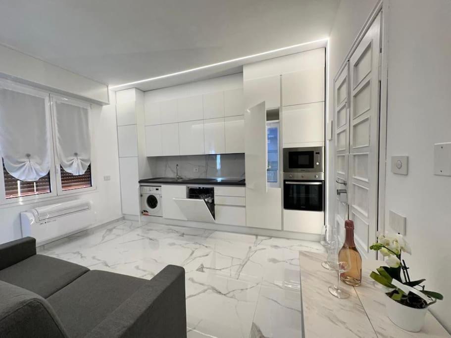 Suite Aurora Luxury In The Center Of סנרמו מראה חיצוני תמונה